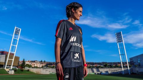 La segunda entrenadora de la seleccin de Espaa de ftbol femenino, Montse Tom, posa durante una entrevista con Efe