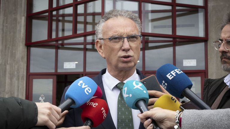 El delegado del Gobierno en Extremadura presidirá la gestora del PSOE regional tras la dimisión de Gallardo