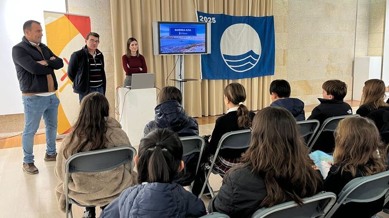 Las banderas azules de Sanxenxo, eje de un proyecto escolar nacional del SEK
