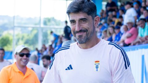 Veljko Paunovic, antes del amistoso entre el Real Oviedo y la Cultural