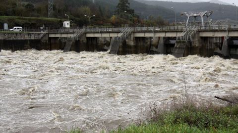 Inundaciones en la provincia de Ourense.En Vilamartín, el Sil ha inundado dos casas en Valencia, y varias carreteras en todo el territorio municipal