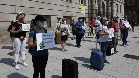 Trabajadores del sector de las agencias de viajes protagonizaron una protesta en Ourense