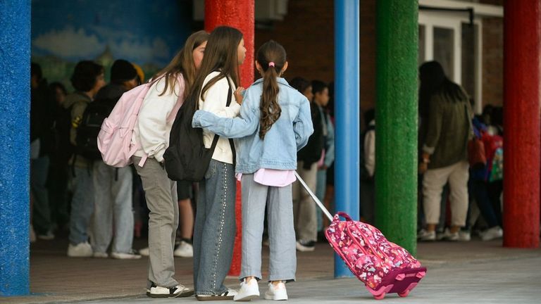 <span lang="gl">Máis horas en galego na escola e sen vetar materias, a achega máis frecuente dos cidadáns á reforma do plan de normalización</span>