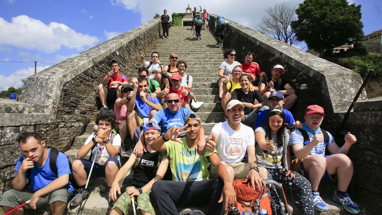El Descenso urbano de Sarria, espectaculo en estado puro.Contin�a abierta hasta el d�a 14 la Feira do Libro Antigo