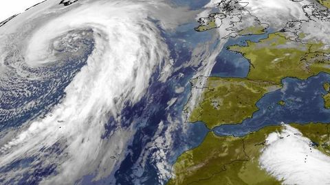 El ciclón Julia sobre el Atlántico