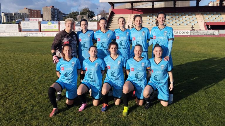 Equipo titular de las boirenses en el partido contra el Atlético Arousana.