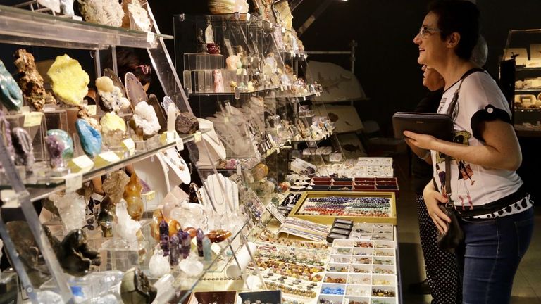 La Feria de Minerales reúne a trece expositores en Ponteareas