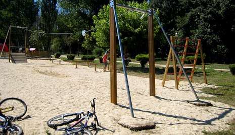 Las bases de hormig�n de la tirolina fueron arrancadas durante el fin de semana.