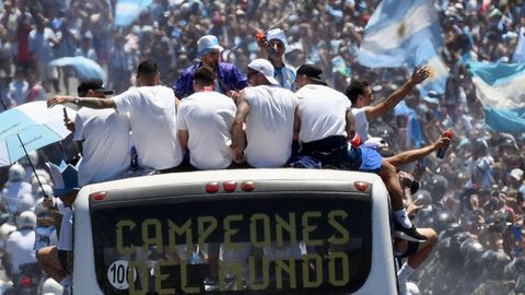 Argentina toma las calles de Buenos Aires para celebrar con su seleccin el Mundial