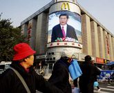 El nuevo lder chino, Xi Jinping, en una pantalla gigante instalada en el centro de Pekn .