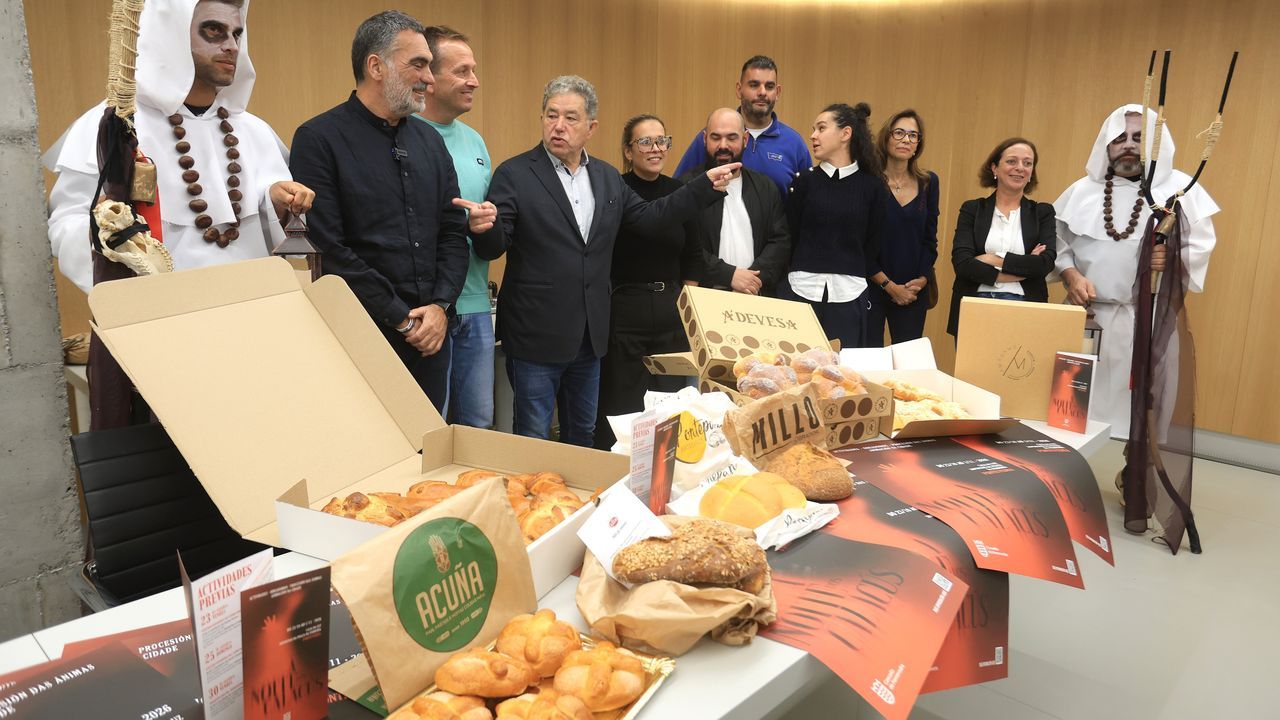 Antonio Porteiro, Xograr de Outono do FIOT: todas as imaxes.Presentaci&oacute;n da Noite dos Calac&uacute;s no Concello de Pontevedra