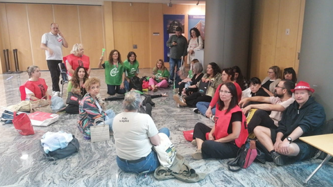 Encierro en Hacienda de los comit�s de empresa del ERA y Derechos Sociales