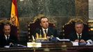 El juez Manuel Marchena (en el centro) preside la Sala Segunda del Tribunal Supremo que ha condenado al diputado de Unidas Podemos Alberto Rodríguez