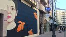 El mural sobre Nevenka se colocó en una calle céntrica y comercial