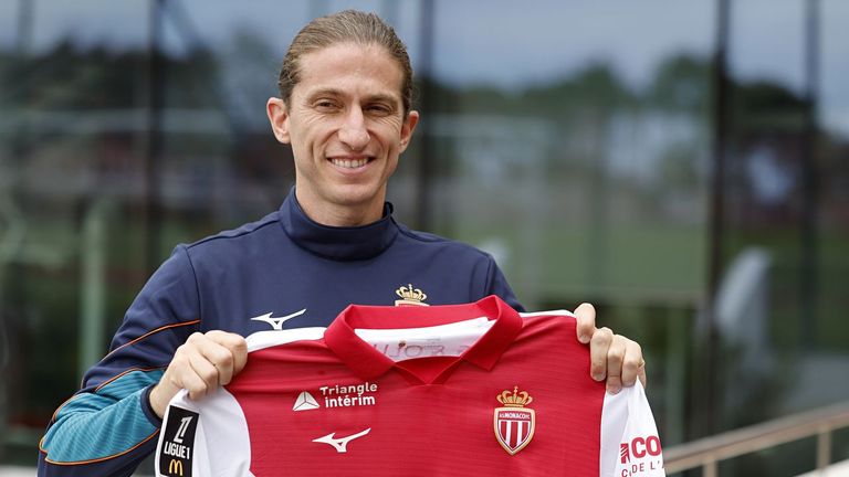 Filipe Luís, en su presentación con el Mónaco: «Atacar te permite ganar partidos, pero la defensa permite ganar títulos»
