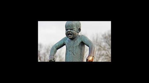El nio enfadado, escultura en el parque Frogner, de Oslo. Las primeras rabietas no dejan de ser un reflejo del desarrollo de los hijos