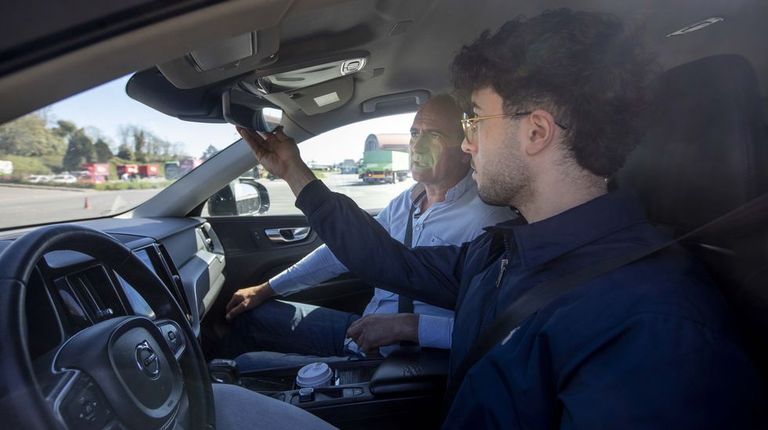 «Antes se quería cumplir los 18 años para sacarse el carné, hoy vienen con 21 y forzados: pasó de ser un privilegio a una obligación»