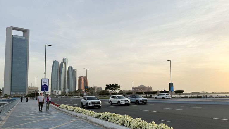 Los Emiratos Árabes buscan un futuro brillante sin la sombra de Arabia Saudí