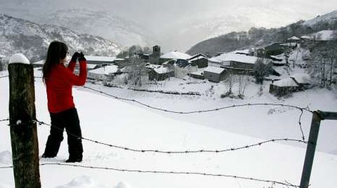 A Teixeira, cubierta de nieve el lunes.