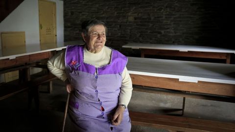 Carmen Rey lleva más de cincuenta años en el bar Avelino, que se llena cada 23.