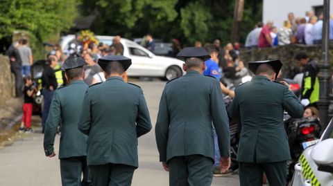 Guardias civiles en el funeral de su compaero muerto en un accidente de trfico en Quiroga