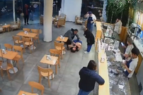 Imagen obtenida de la c�mara de vigilancia del comercio al que entr� Mariano el 30 de agosto del 2023