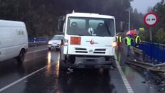 Accidente de un cami�n en Ponte Ulla