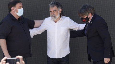 Oriol Junqueras, Jordi Cuixart y Carles Puigdemont, en la localidad francesa de Elna en el acto de conmemoración del 60 aniversario de Òmnium Cultural el pasado verano 