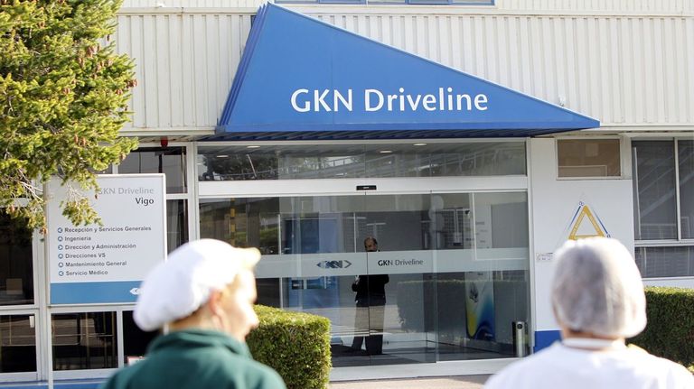 La empresa de automoción GKN retira el despido de 75 trabajadores en Vigo