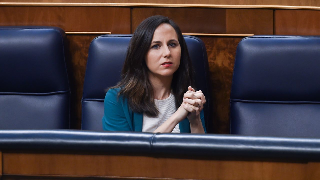 Feijoo se compromete a volver a la romera popular de O Pino como presidente del Gobierno.Ione Belarra durante una sesin en el Congreso.