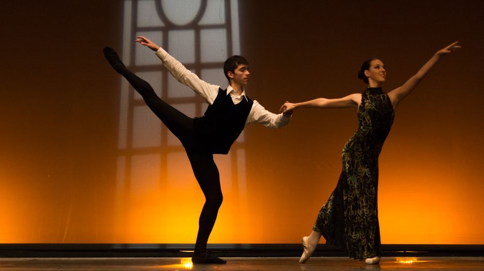 Primer d�a laborable en la nueva estaci�n.Ra�l Ferreira acaba de ser contratado por el Bayerisches Staatsballet de Munich, y Myriam Roca es integrante desde el verano del Lithuanian National Opera and Ballet Theatre. Ambos son exalumnos del Conservatorio Profesional de Danza de Lugo