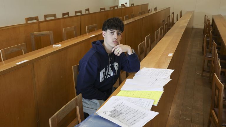 LG1DO:  «Sempre tiven a mentalidade de sobresaínte, tamén na música»