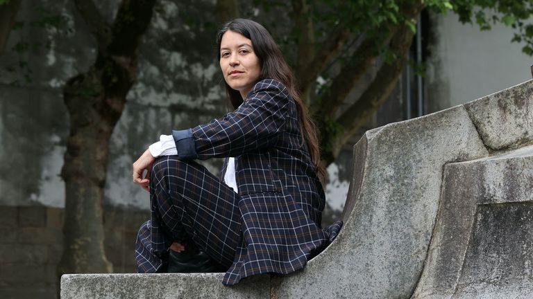 Sara Torres: «Me alejó de escribir poesía la falta de intimidad; necesito tener silencio»