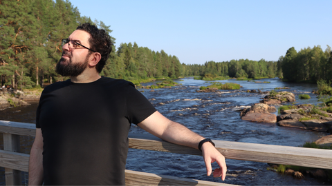 Constantino Álvarez durante uno de sus paseos por los rápidos situados cerca de Oulu.