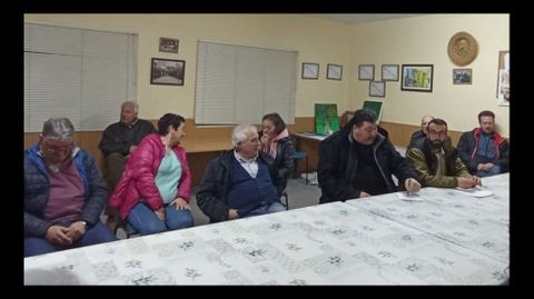 Reunin de los concejales del BNG con los vecinos de Ribas Altas