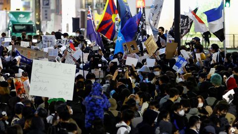 Manifestantes japoneses muestran en Tokio su solidaridad con las protestas contra las restricciones covid en China