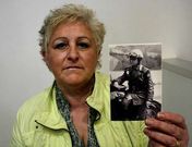 Gema muestra una imagen de su marido, asesinado por ETA hace 34 aos.