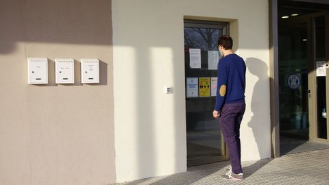 La Asociación de Vecinos de Baamonde se encontró con la cerradura de su centro social cambiada