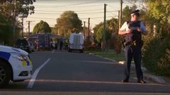 Policas neozelandeses vigilan la zona de Chistchurch, donde se desactiv el paquete bomba