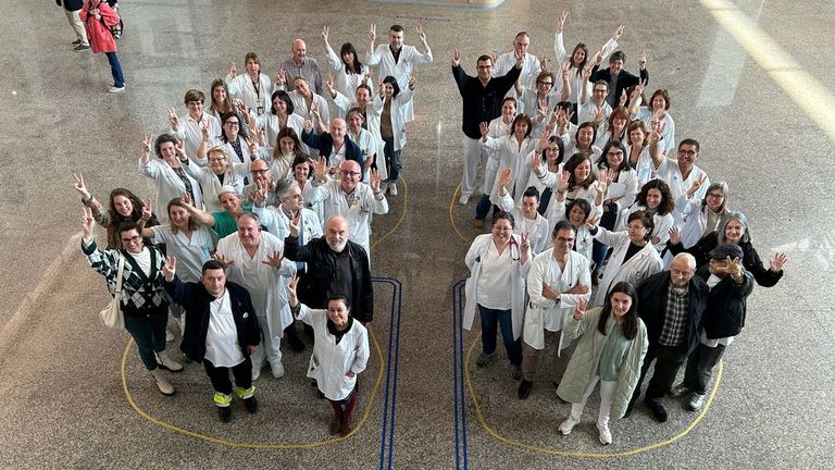 En la imagen, los dos riñones que formaron profesionales del área y de Alcer para concienciar sobre la importancia de cuidar estos órganos