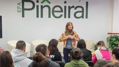 Pomar, durante su intervencin en el EFA Pieiral, donde inaugur el curso de Soft Skills organizado por el centro de formacin profesional. Adems de ensear sobre inteligencia emocional, se abordarn en l otras cuestiones como el trabajo en equipo, la capacidad de organizacin, el buen liderazgo y la comunicacin.