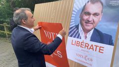Pegada de carteles de Manuel Iarra, candidato de CS a la Presidencia del Principado de Asturias