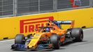 El piloto espaol de McLaren, Fernando Alonso, rueda durante la primera sesin de entrenamiento del Gran Premio de Frmula 1 de Azerbaiyn 