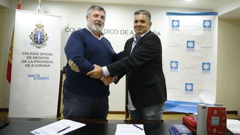 Luciano Vidn, presidente del Colegio de Mdicos de A Corua, y Tato Vzquez, presidente en Galicia de la Sociedad de Medicina de Urgencias y Emergencias