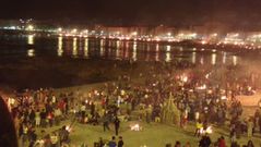 Hogueras de San Juan en Riazor