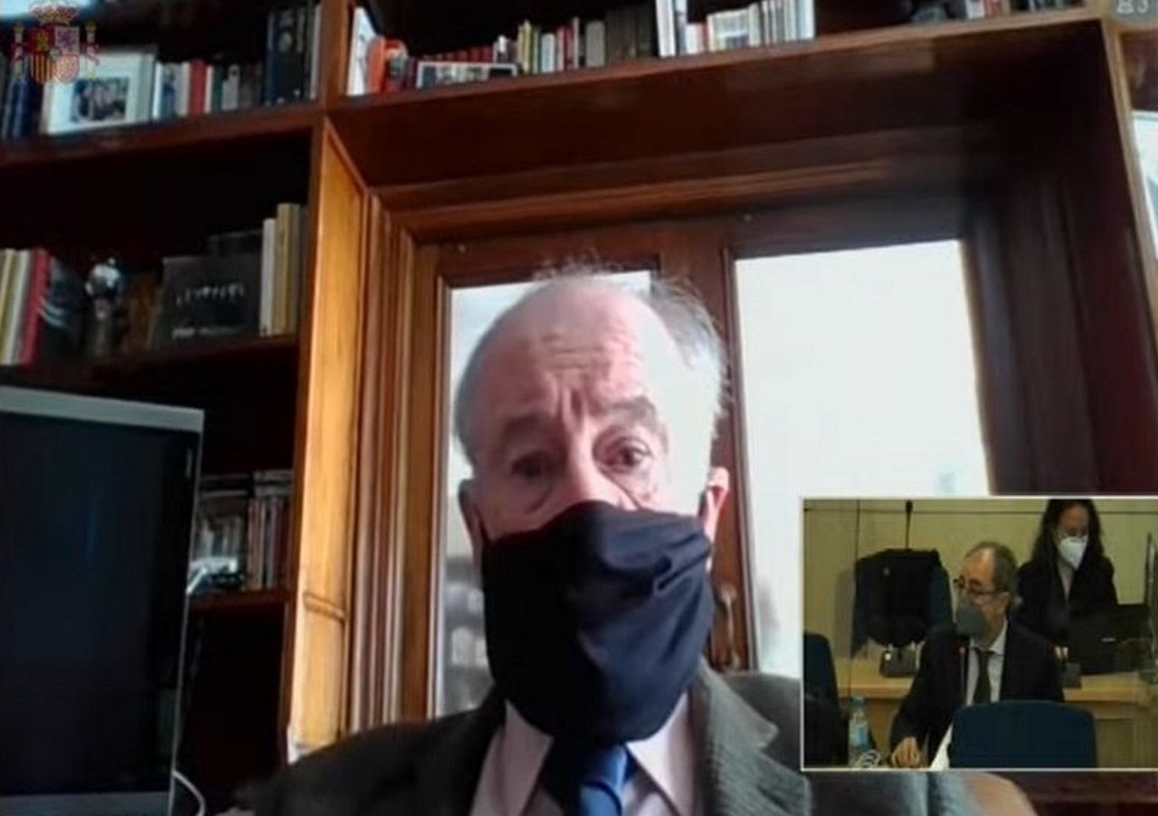 Rato sobre los papeles de B&aacute;rcenas: &laquo;Desconozco esas anotaciones, su origen... no tienen nada que ver conmigo&raquo;.Los diputados de la CUP Xavier Pellicer, Basharat Chqngue, Eulalia Reguant, Carles Riera y Dolors Sabater, este jueves en rueda de prensa