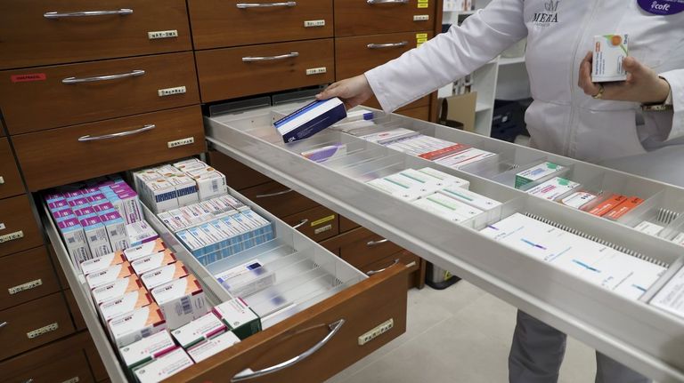 En diez años caen a la mitad las farmacias gallegas que reciben ayudas por baja facturación