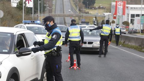 La Policía Local de Lugo, en un control de accesos a O Ceao en enero de este año