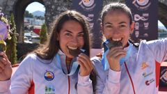 Tania lvarez (esquerda) xunto coa sa compaeira luguesa Tania Fernndez celebrando o seu primeiro ouro mundial 