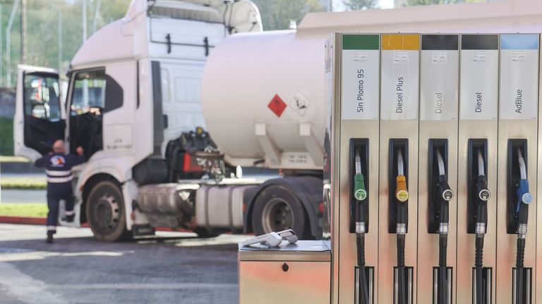 El Gobierno redobla el cerco sobre los precios de las petroleras con multas de hasta seis millones de euros